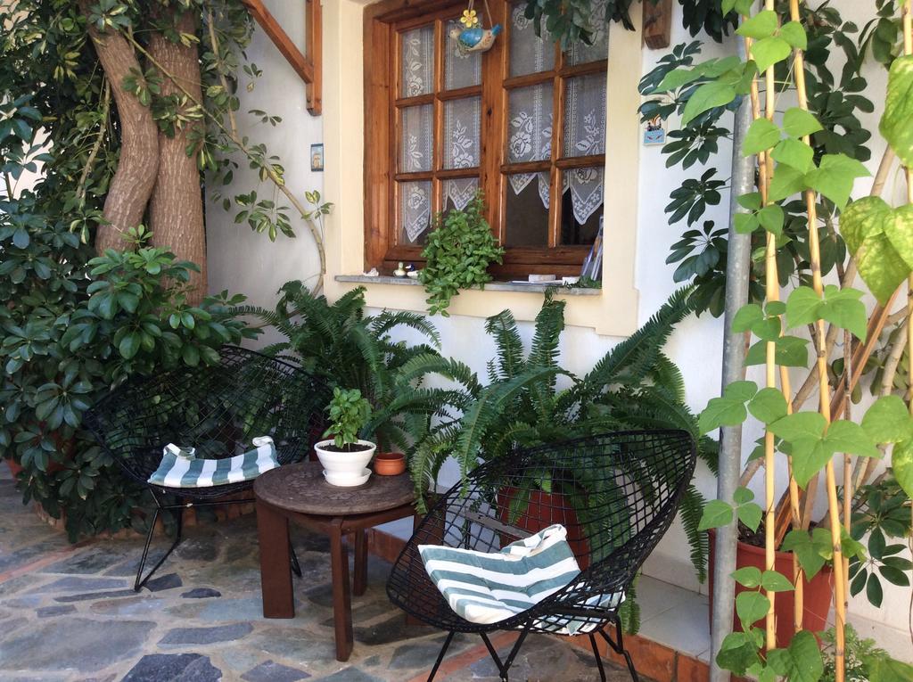 Studios Nopi-Zoi Skiathos Exterior foto